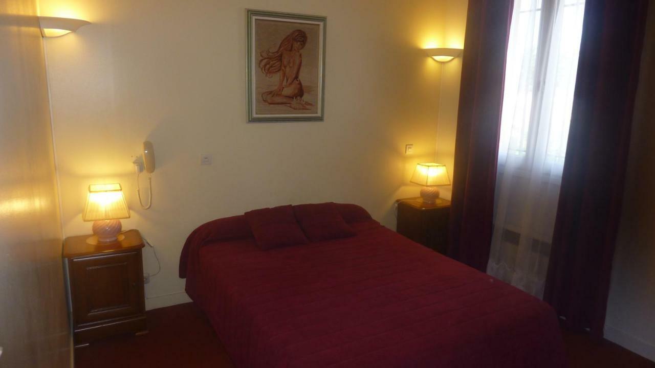 Longo Mai Hotel อาร์ลส์ ภายนอก รูปภาพ